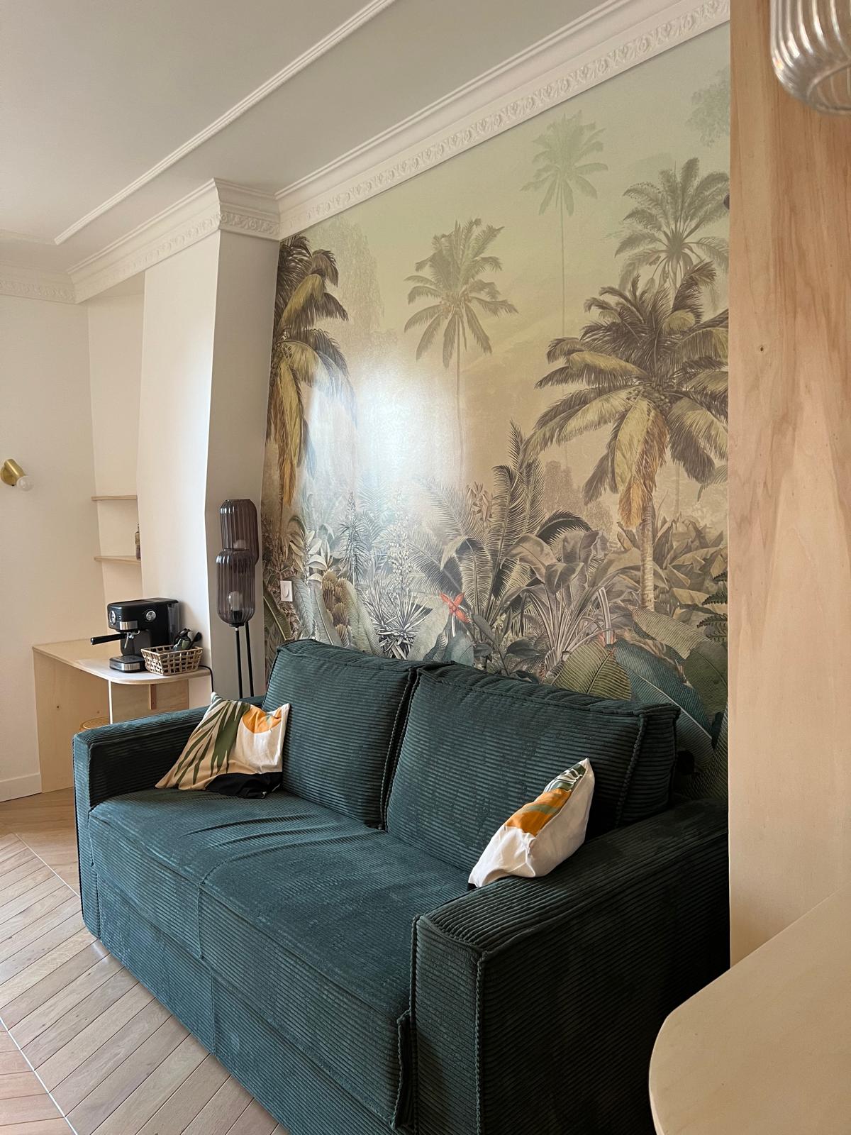Espace près de la fenêtre où les chats adorent se poser. Espace près de la fenêtre où les chats adorent se poser.